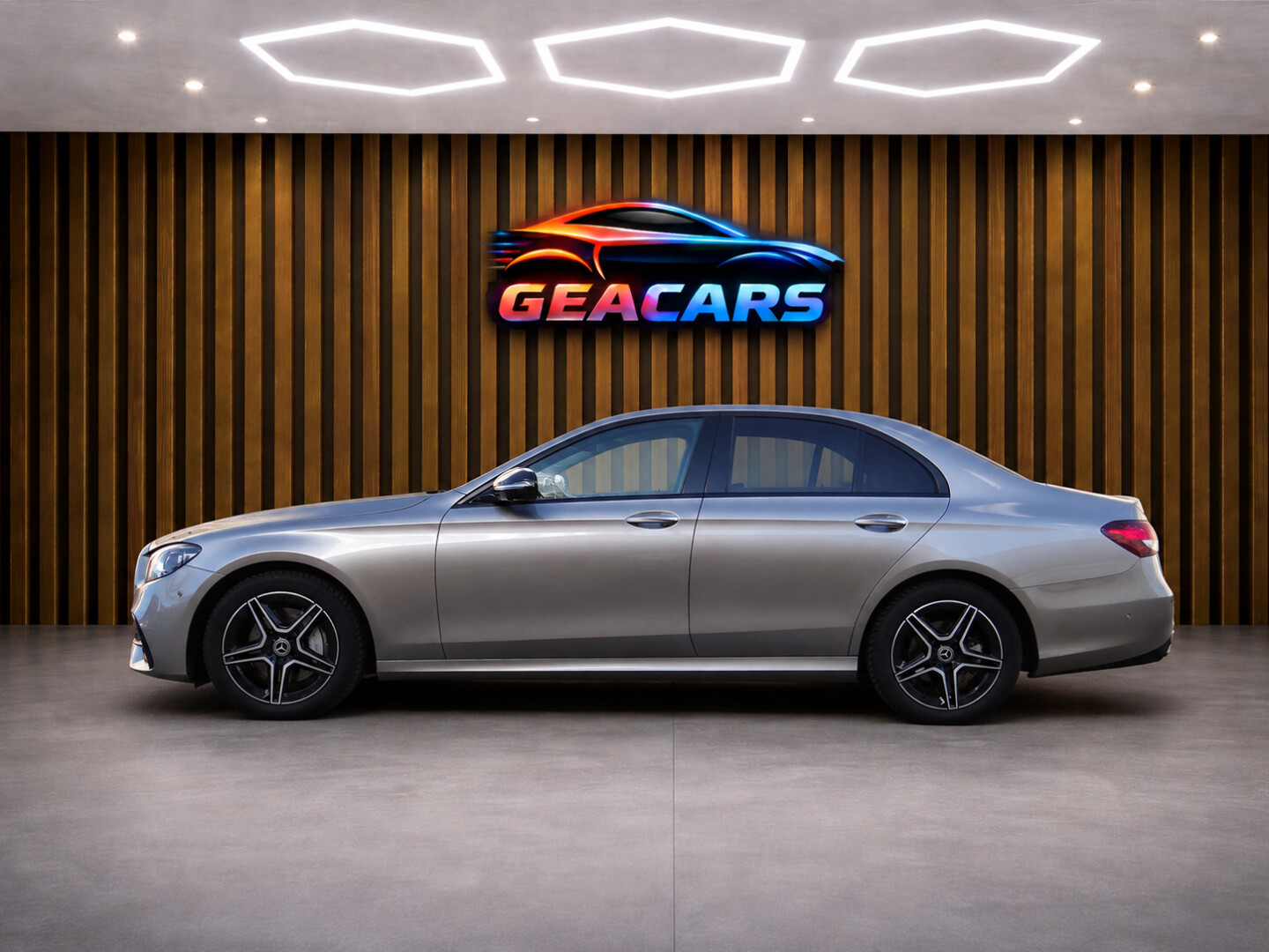 Mercedes-Benz E220 4Matic AMG - foto 16