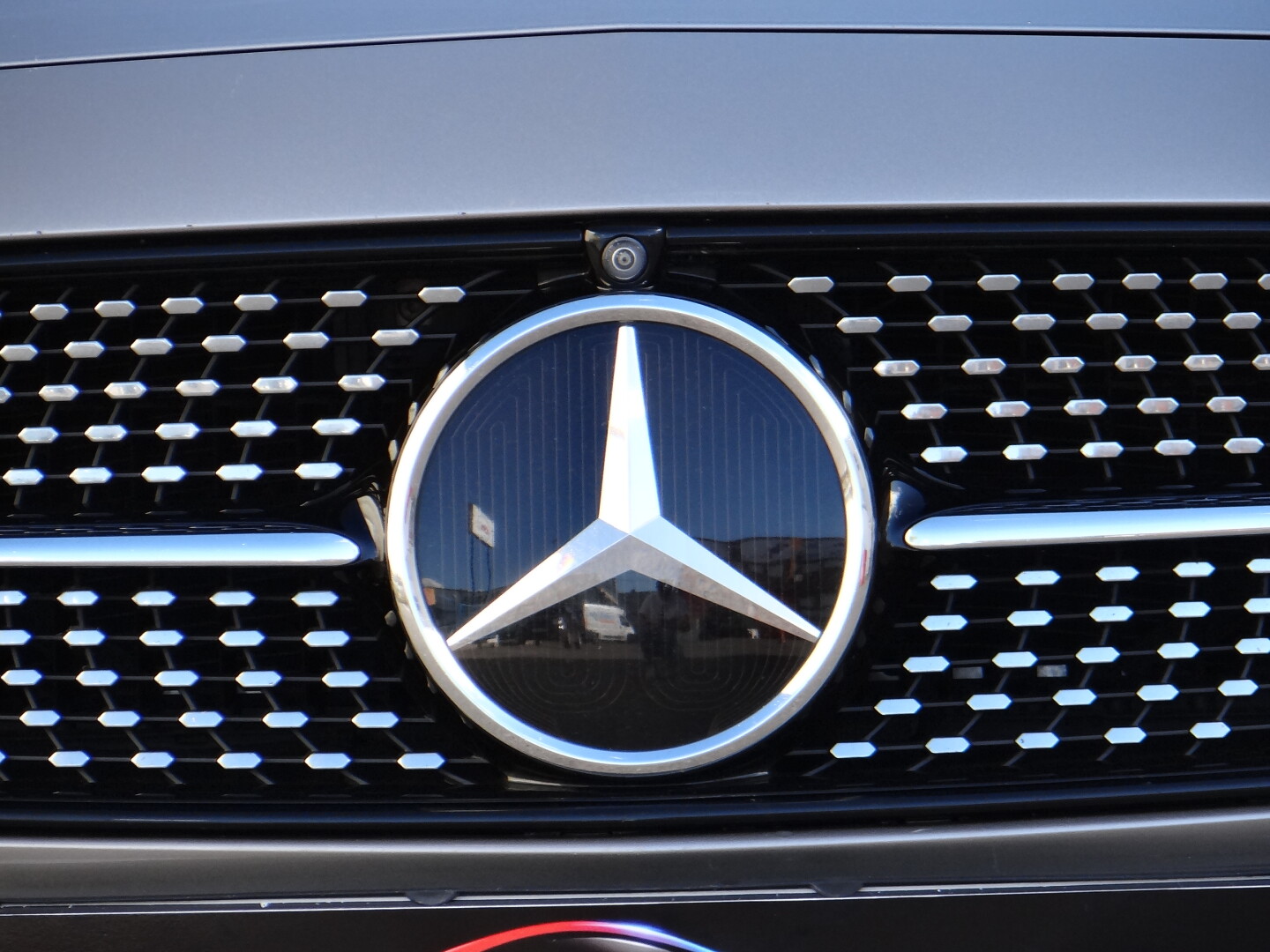 Mercedes-Benz E220 4Matic AMG - foto 8