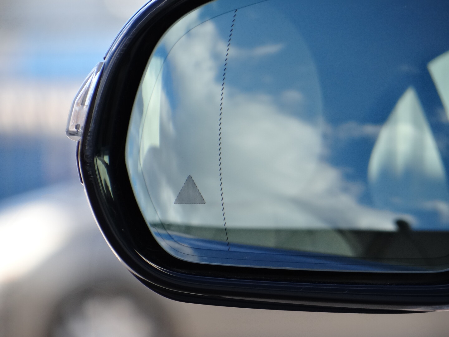 Mercedes-Benz E220 4Matic AMG - foto 19