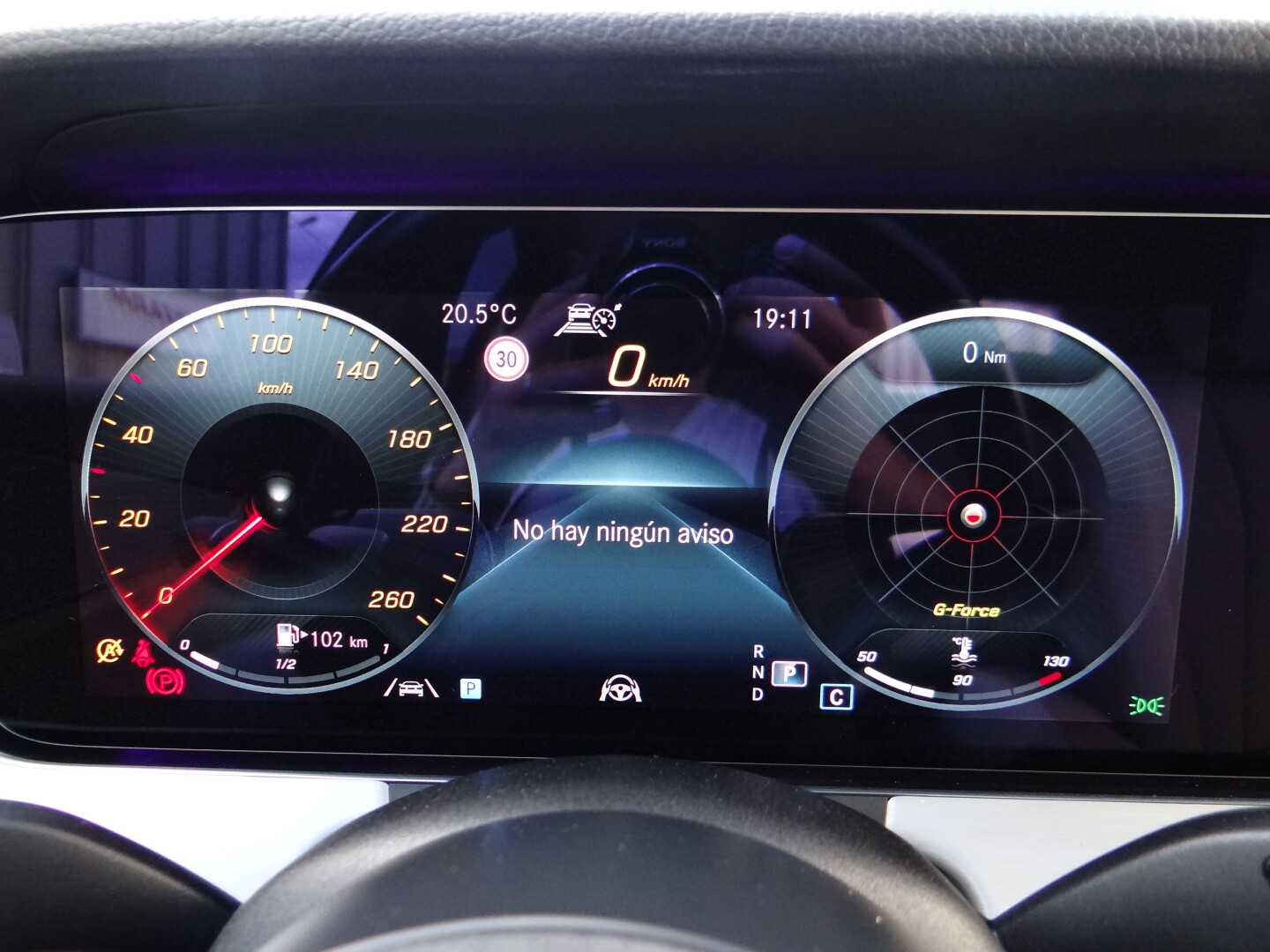 Mercedes-Benz E220 4Matic AMG - foto 31
