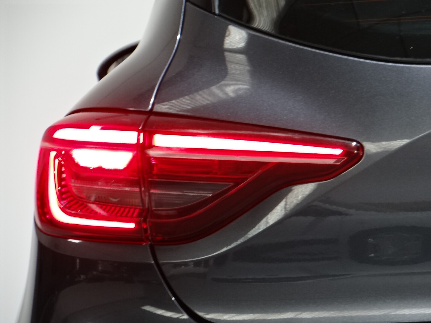 Renault Clio Intens eTech - foto 13