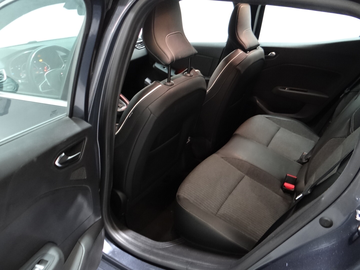Renault Clio Intens eTech - foto 37