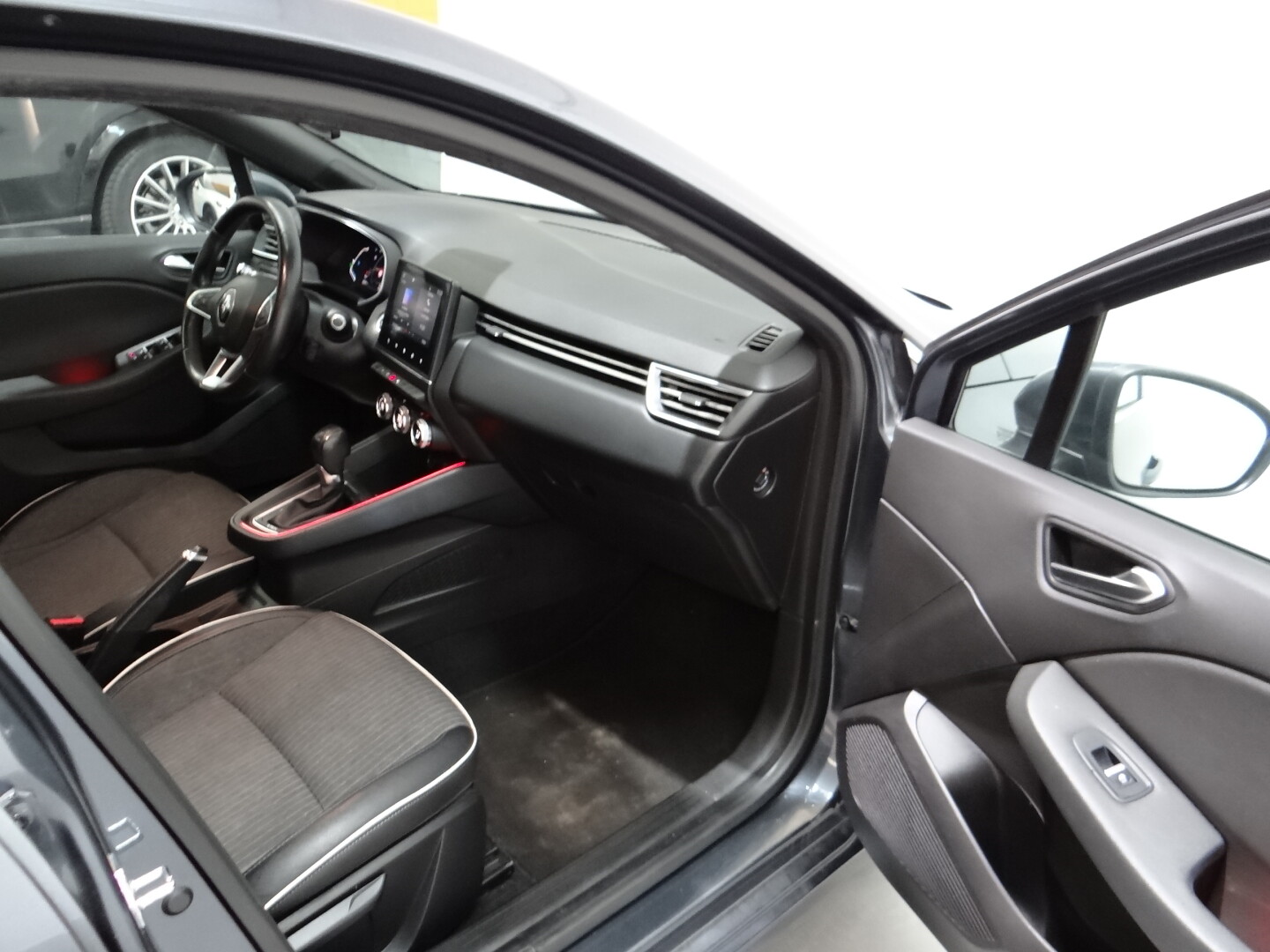 Renault Clio Intens eTech - foto 43