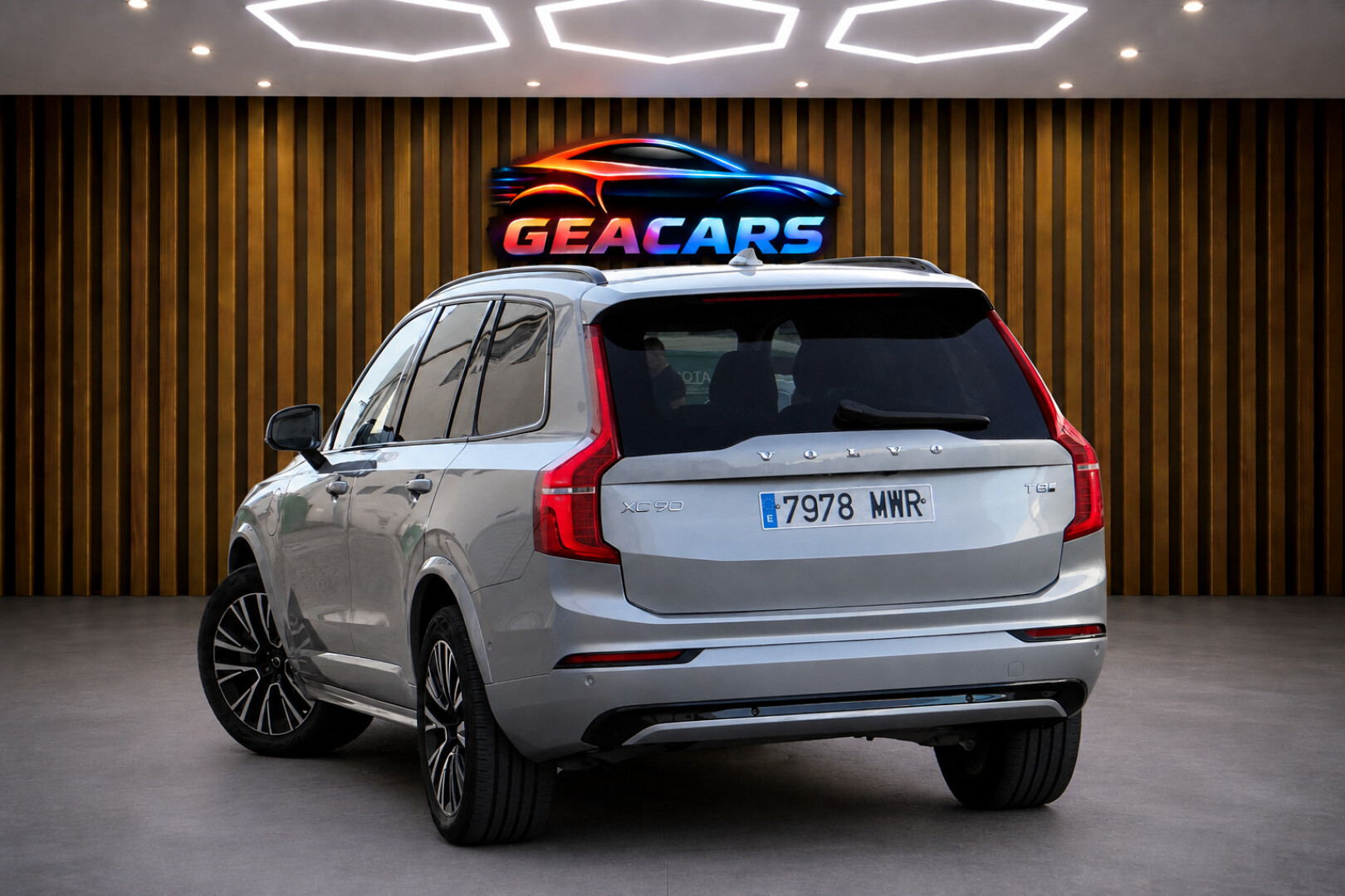 Volvo XC90 Plus Dark - foto 12