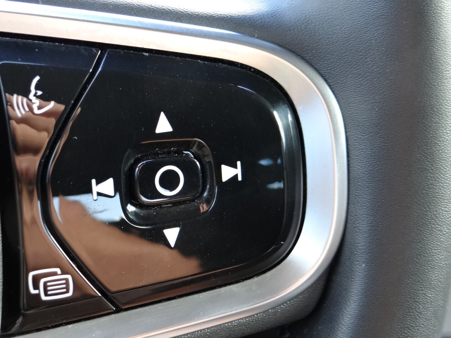 Volvo XC90 Plus Dark - foto 25