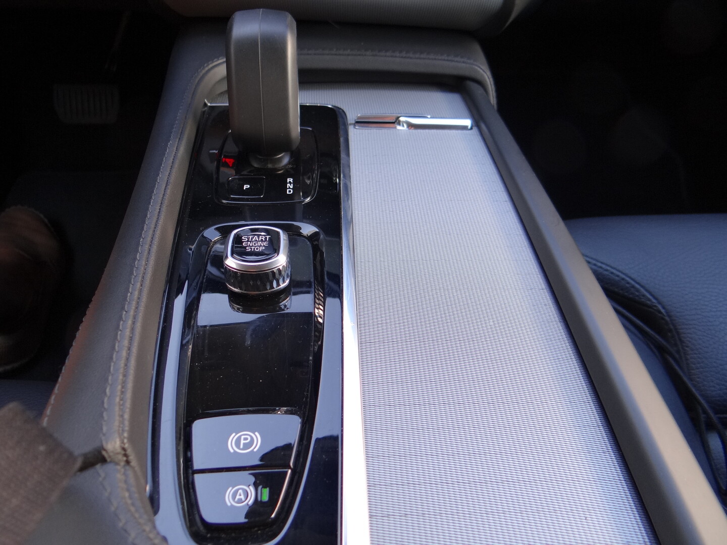 Volvo XC90 Plus Dark - foto 35