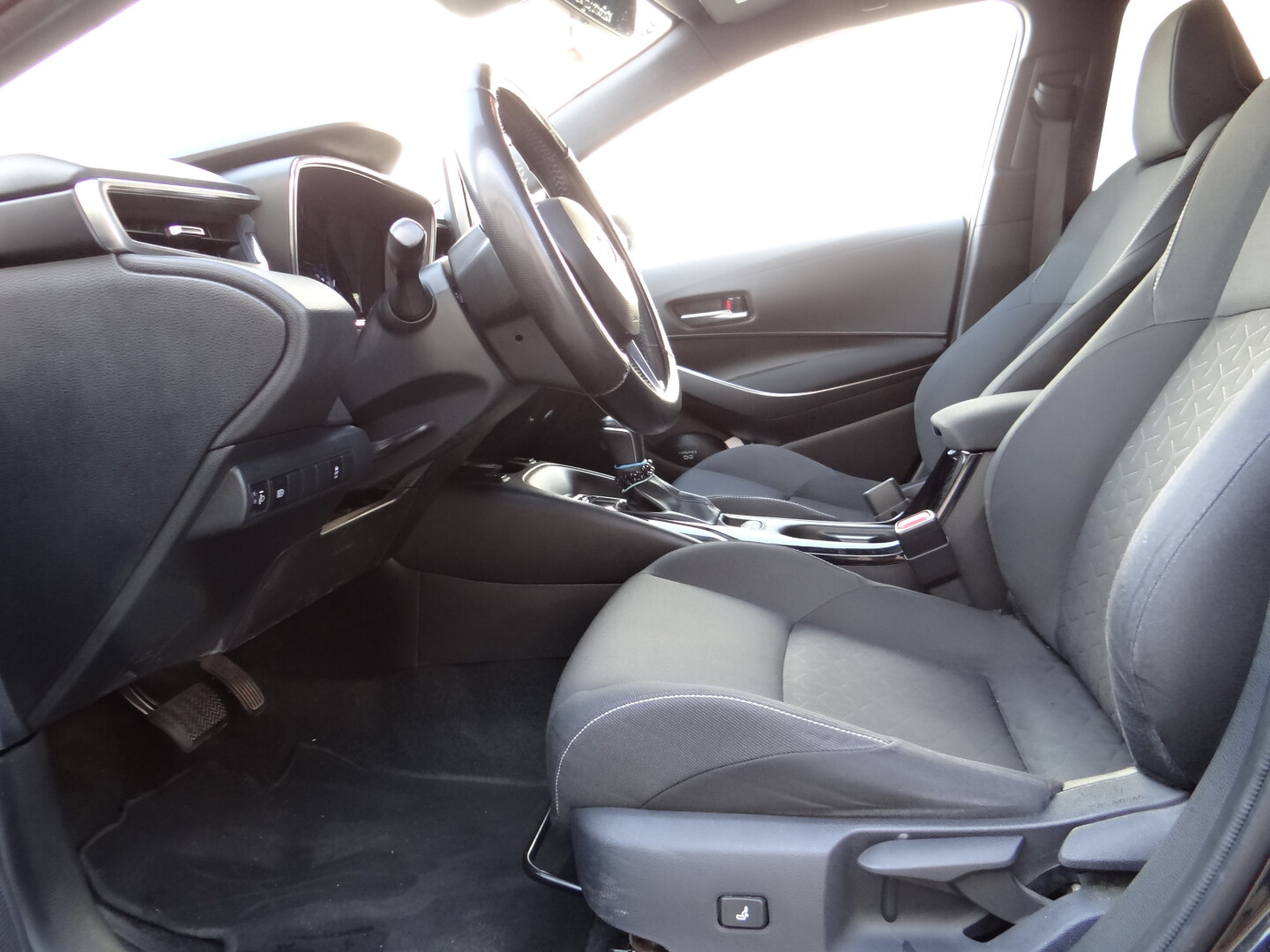 Toyota Corola STYLE ECVT TOURING SPORT - foto 17