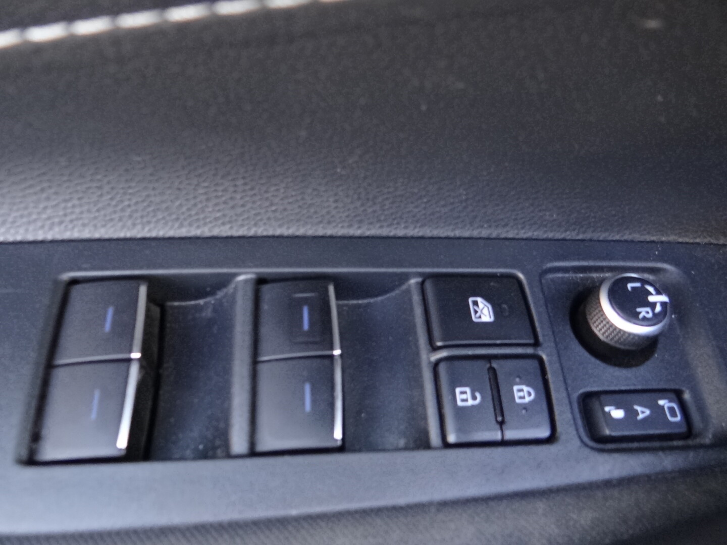 Toyota Corola STYLE ECVT TOURING SPORT - foto 19