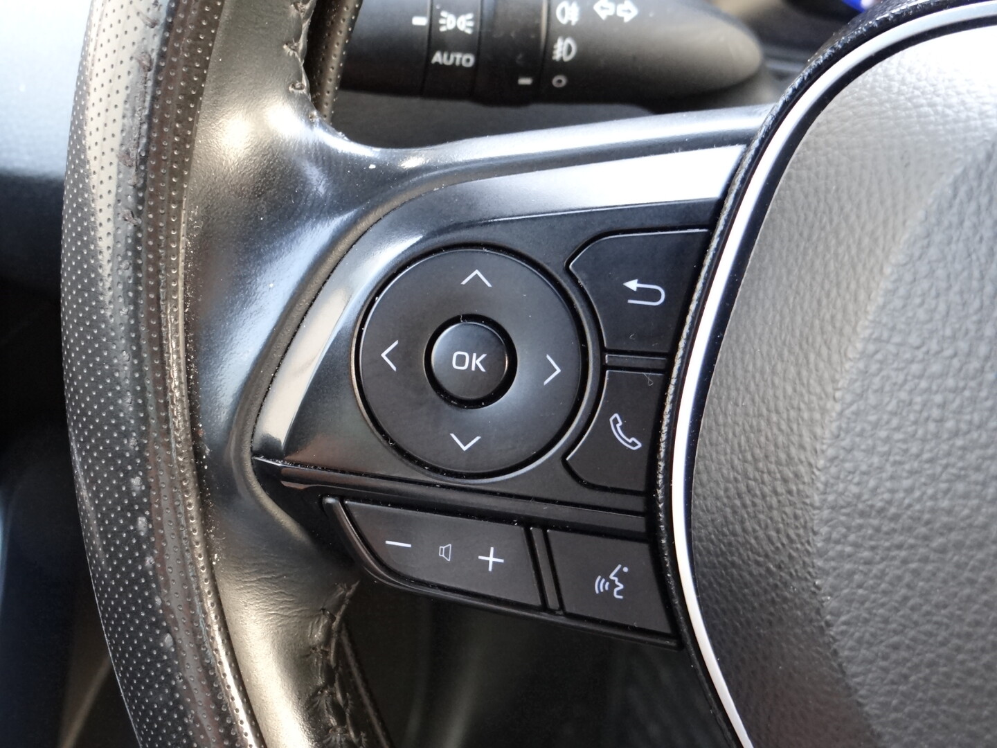 Toyota Corola STYLE ECVT TOURING SPORT - foto 22