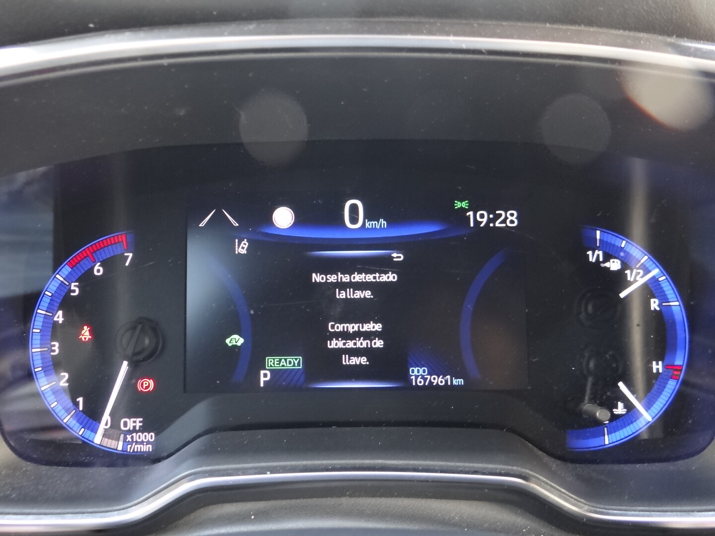 Toyota Corola STYLE ECVT TOURING SPORT - foto 24