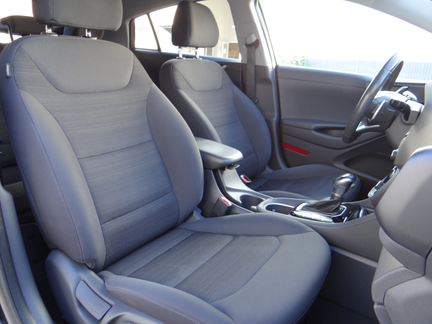 Hyundai Ioniq - foto 25