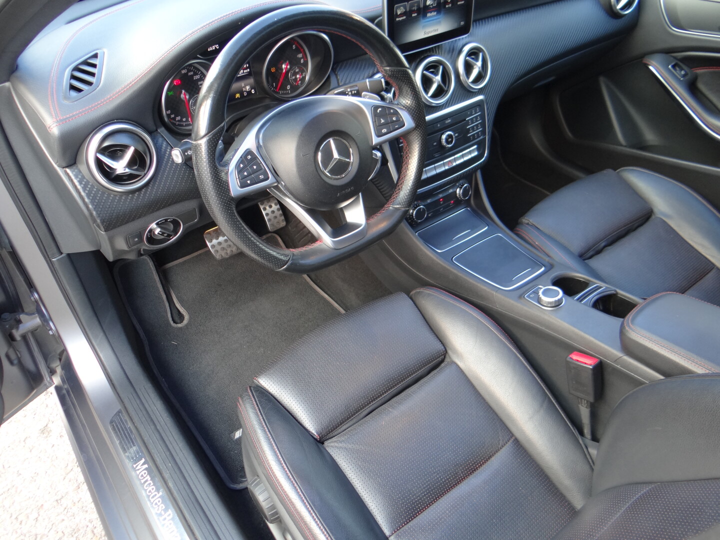 Mercedes-Benz A220 AMG - foto 2