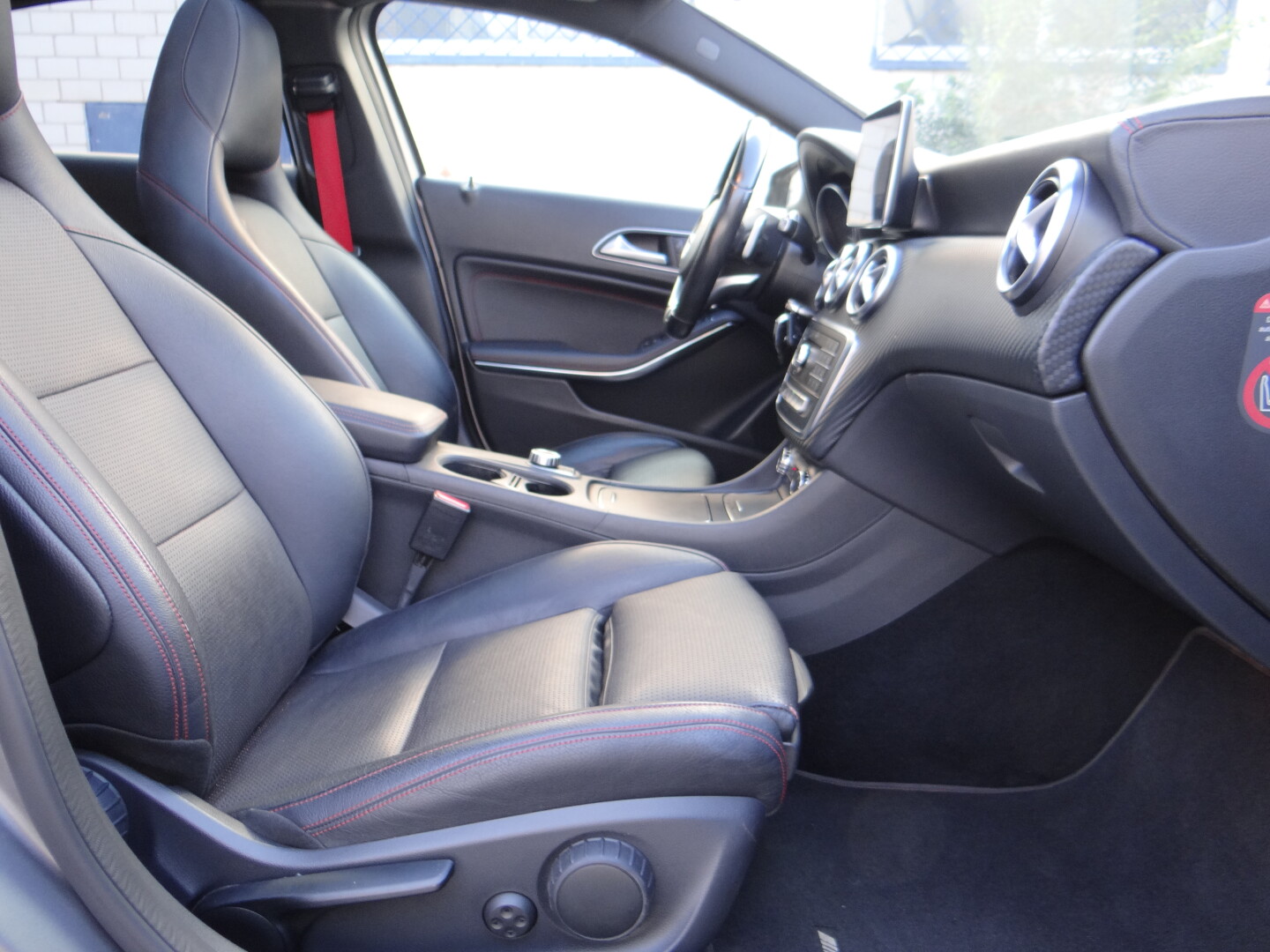 Mercedes-Benz A220 AMG - foto 45